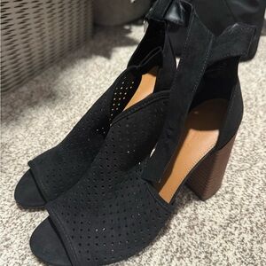 Target Black Heels with Chunky Heel and Perforated Design